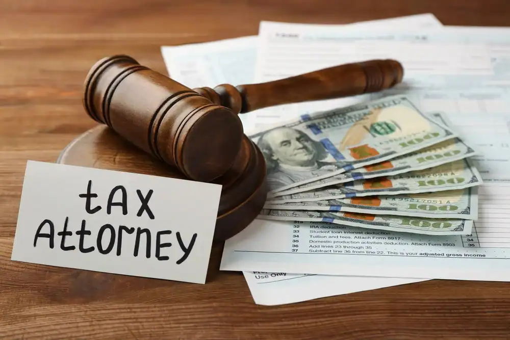 When to Call a Lawyer: 5 Situations Where Legal Help Can Save You Time and Money